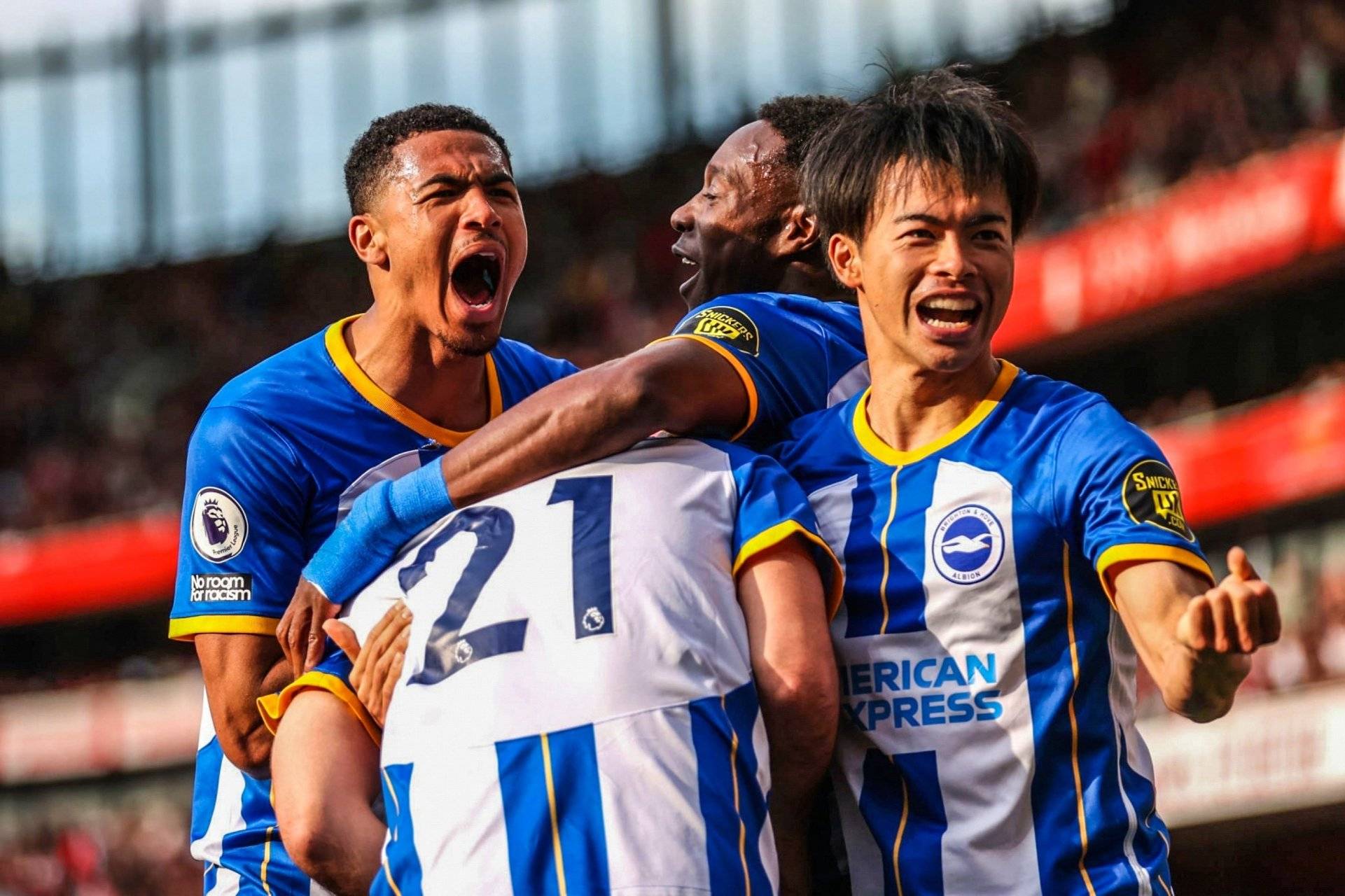 星空体育网站-布雷斯特球员团结一心，共同击败对手反超比分